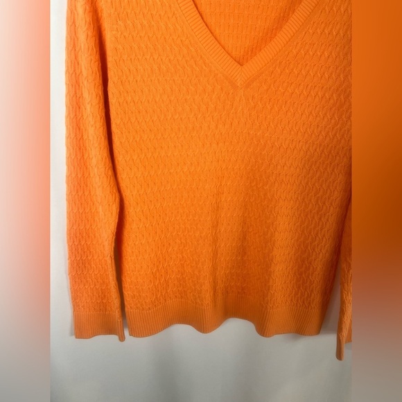 Vintage Talbots sweater light orange pima cotton pullover
Orange V-Neck Size:L - Picture 4 of 13